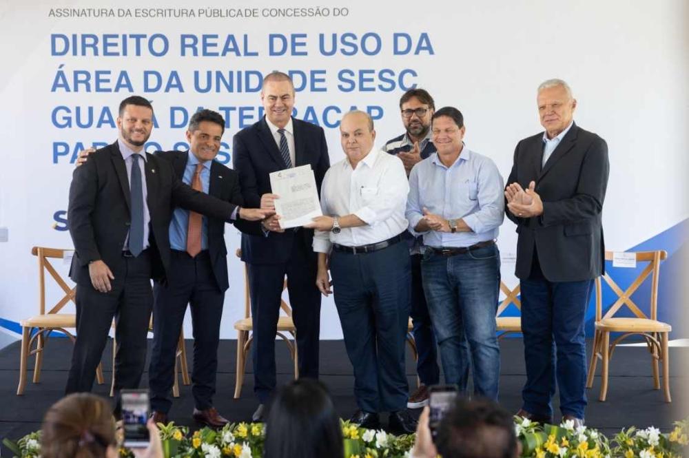 Representantes do Governo e do Sistema Fecomércio do Distrito Federal assinaram a escritura pública do terreno do Sesc Milton Carlos da Silva, no Guará