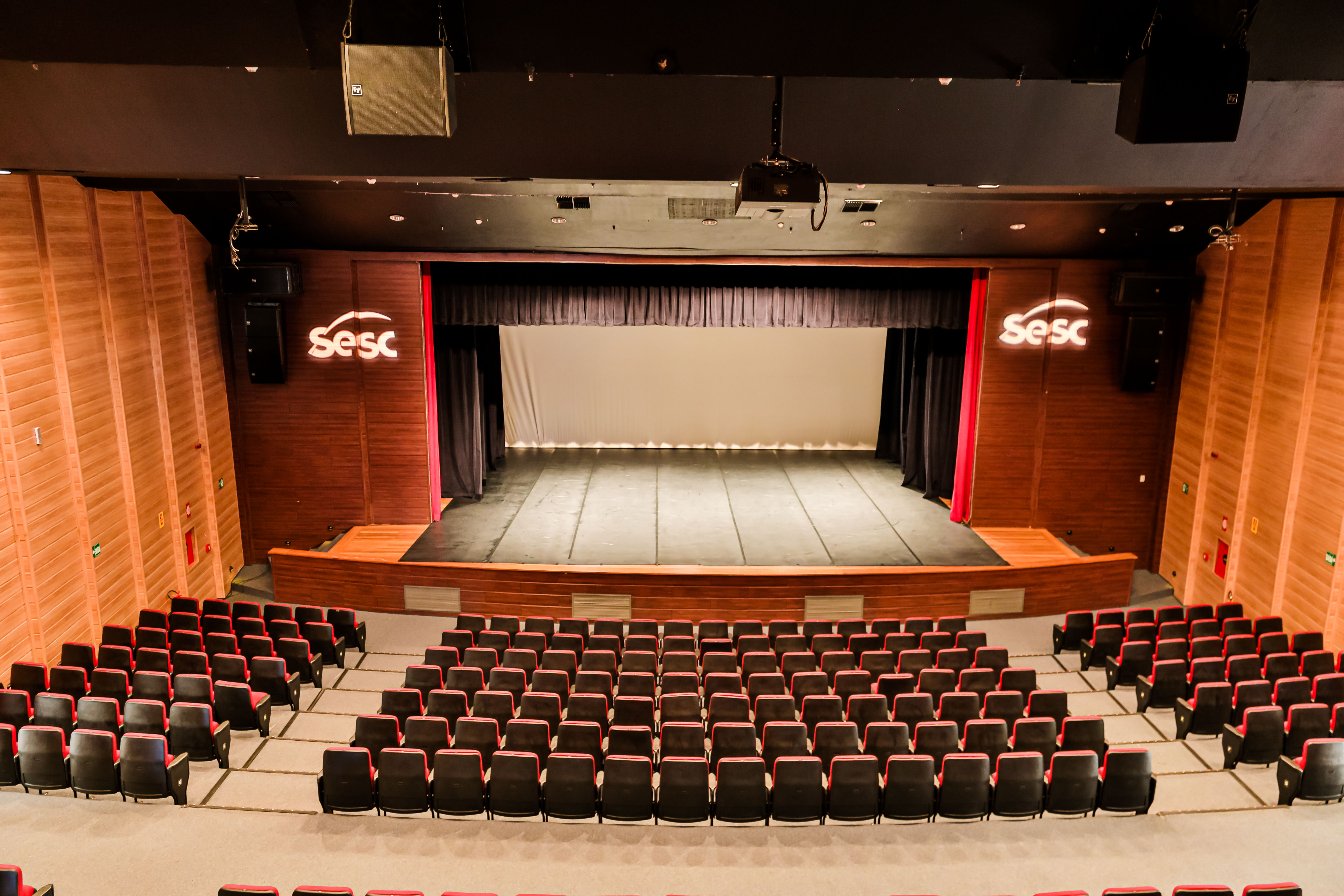 TEATRO PAULO GRACINDO_Foto Felipe Menezes_005.jpg